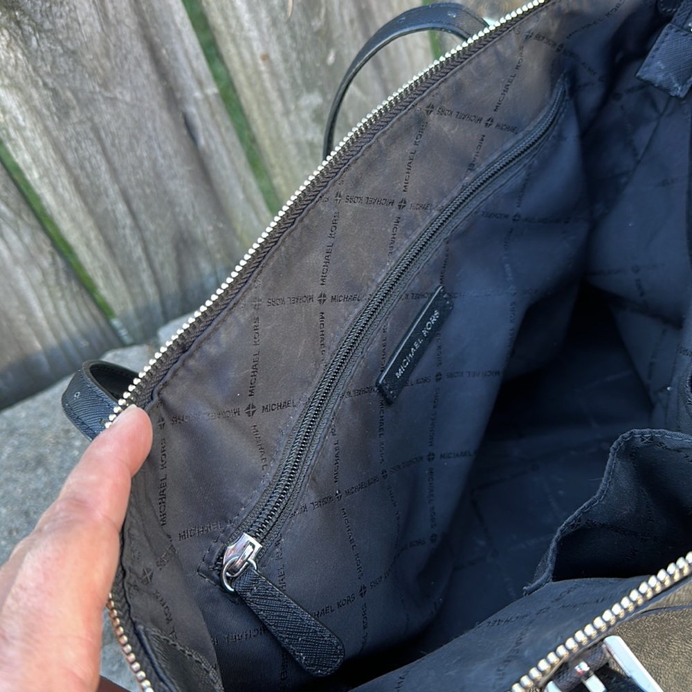 👛 Like New Michael Kors large tote - Picture 5 of 6